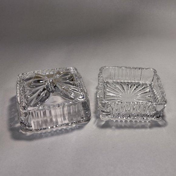 Crystal Clear Industries Trinket Box, 24% Lead Crystal Made in Yugoslavia - Picture 3 of 10